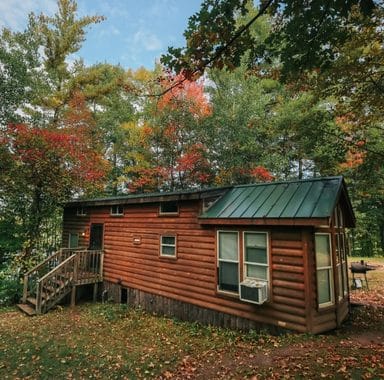 Kodiak Cabin (Deluxe Park Model Log Cabin)